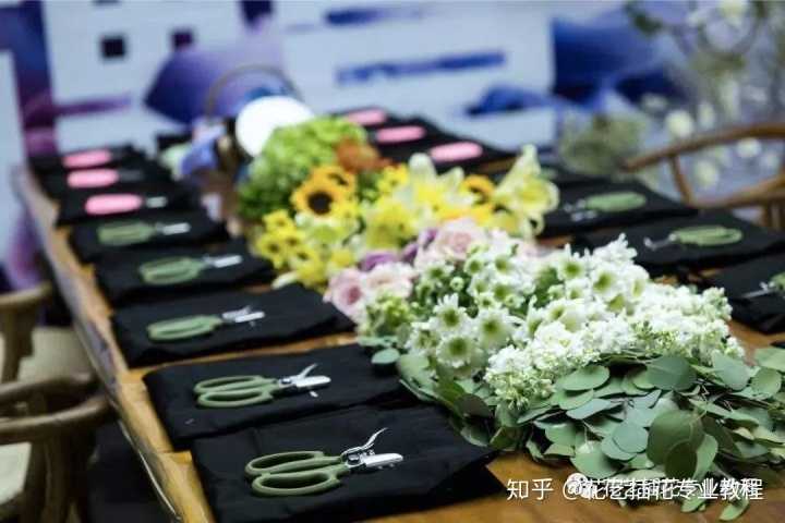 淘宝开店卖什么好赚钱(现在做淘宝卖什么比较赚钱)