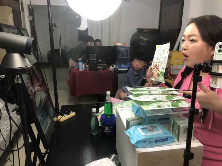 我来教你网站建设公司谈老域名对网站优化的好处。